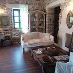 In Campagna Con Piscina Privata Uri