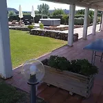 In Campagna Con Piscina Privata * Uri