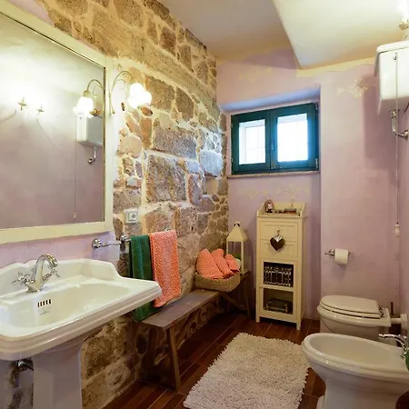 别墅 In Campagna Con Piscina Privata Uri