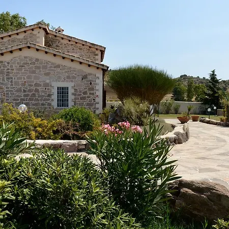 In Campagna Con Piscina Privata * Uri