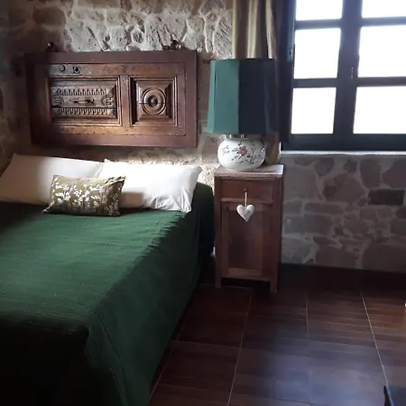 In Campagna Con Piscina Privata 别墅 Uri