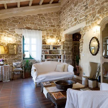 In Campagna Con Piscina Privata * Uri