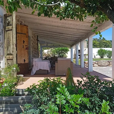 In Campagna Con Piscina Privata Uri